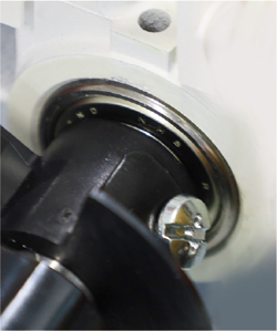 ボールベアリングの採用